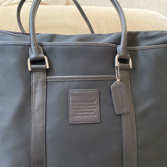 Coach XL Travel Shoulder Tote - Picture 4 of 15